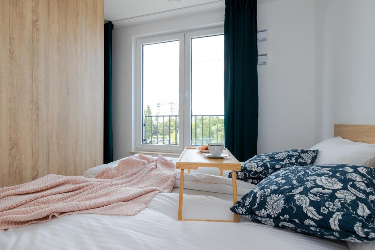 Apartment Shortstaypoland Pileckiego Warschau